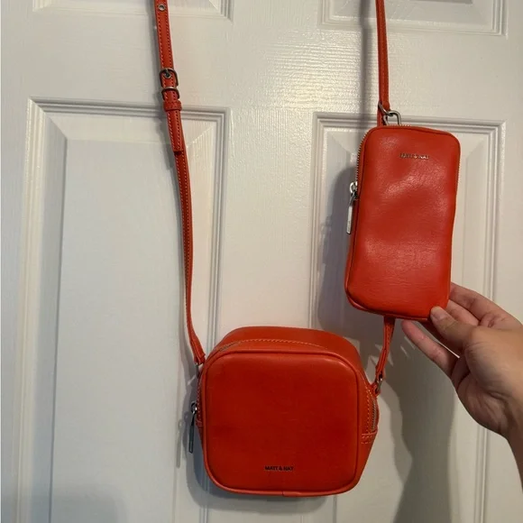 Matt & Nat Swae Vegan Crossbody Bag - Vintage Collection - Picture 5 of 10